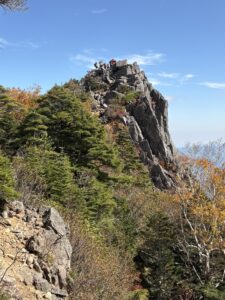 秋の岩峰