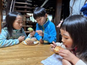 高見石小屋の揚げパン