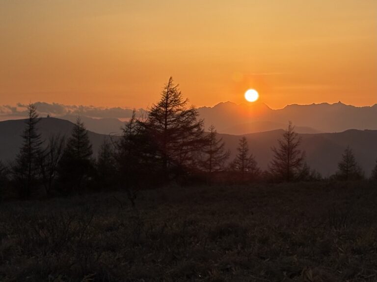 八子ヶ峰から見る夕日