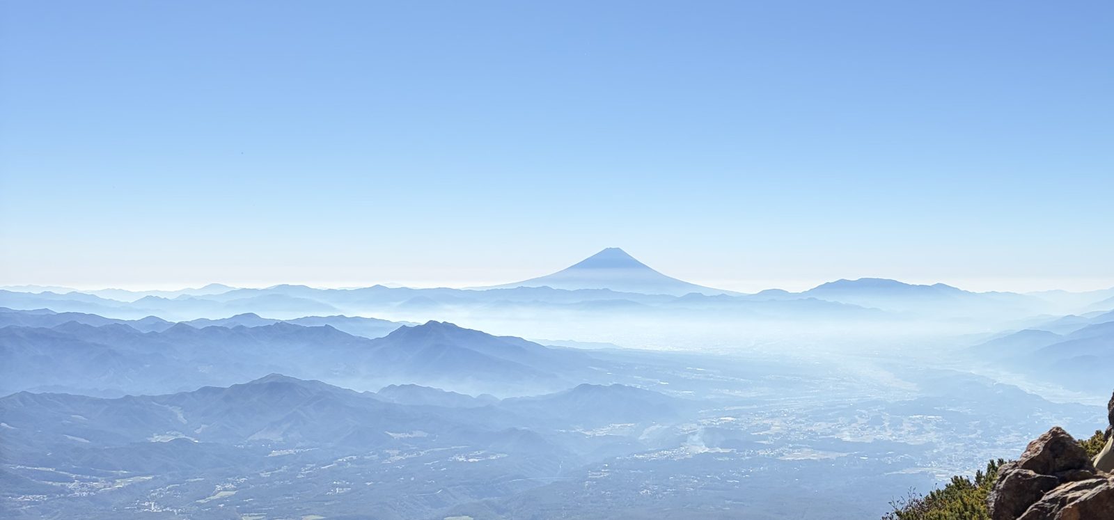 赤岳山頂から見た富士山