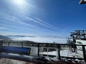 山頂駅の展望台から見る雲海