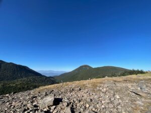 双子山から見た蓼科山